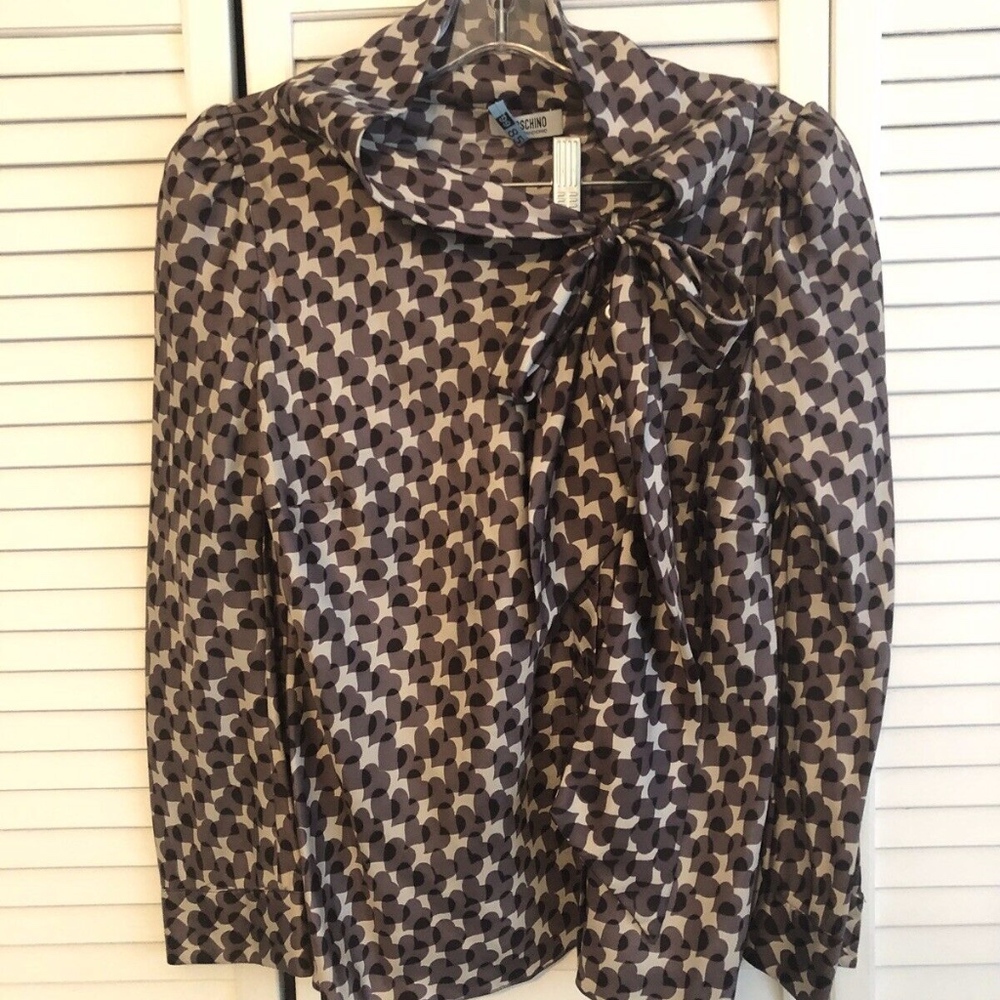 -Vintage Moschino Cheap and Chic heart shirt. Size
